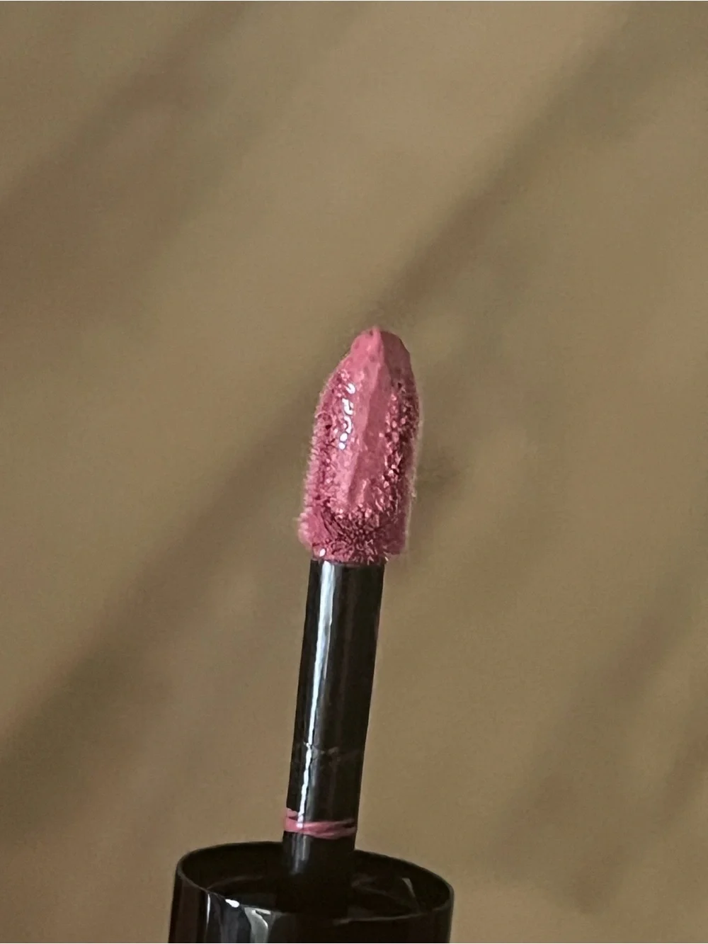 New Bare Minerals Pretty Amazing Lip Gloss in Confidence